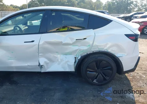 2026 Tesla Model Y Long Range Dual Motor All-Wheel Drive from USA, damaged, VIN 7SAYGDED0TA452117